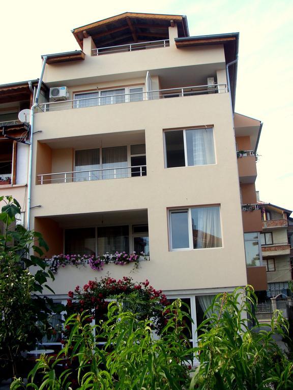 Veda Guest House Поморие Экстерьер фото