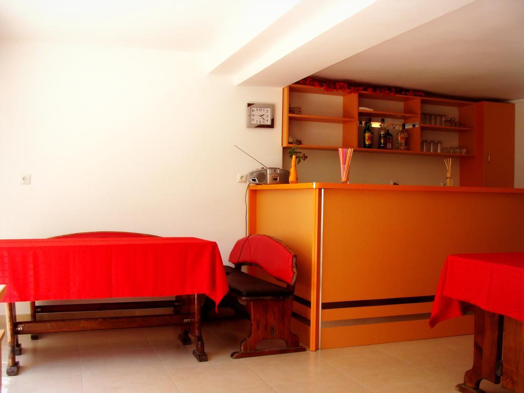 Veda Guest House Поморие Экстерьер фото
