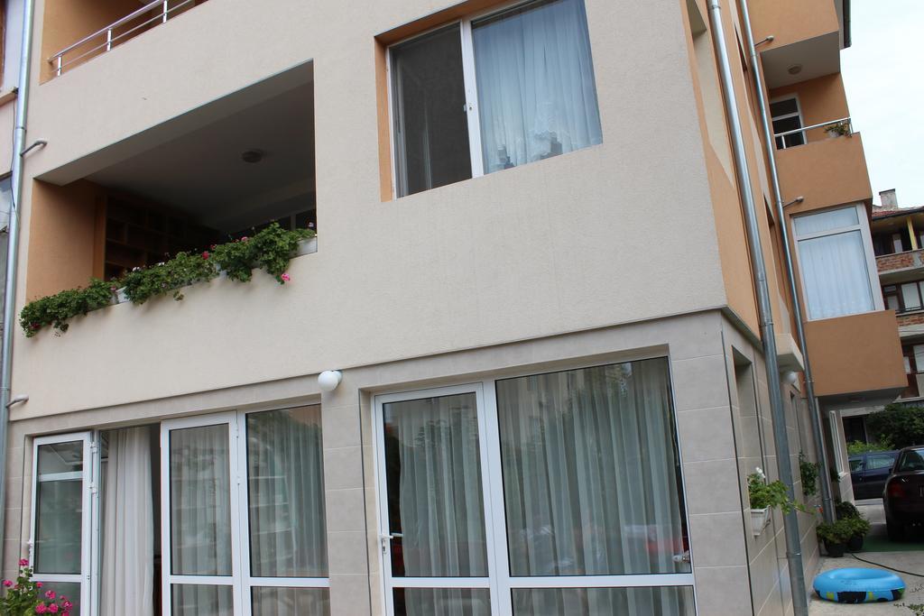 Veda Guest House Поморие Экстерьер фото
