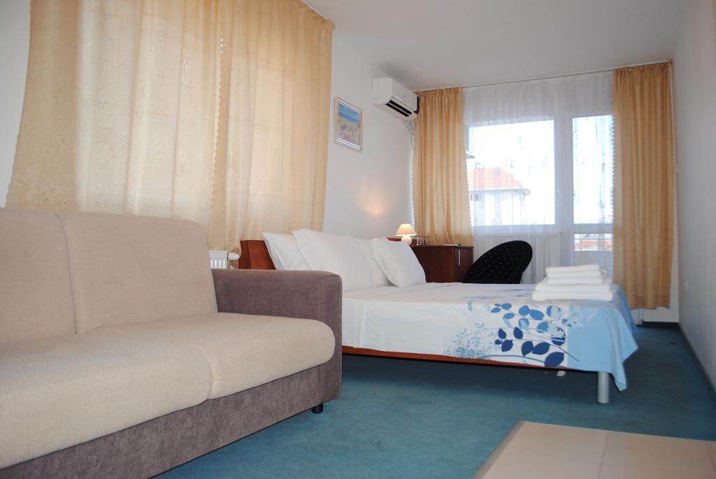 Veda Guest House Поморие Экстерьер фото