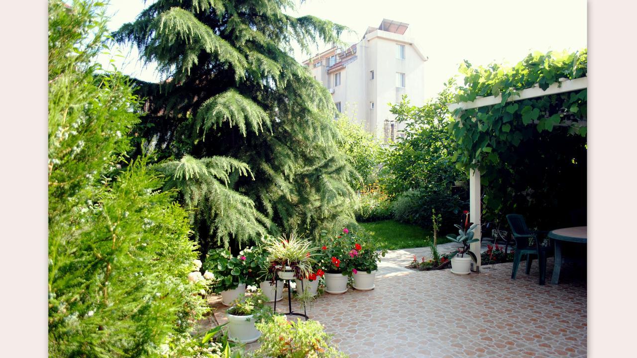 Veda Guest House Поморие Экстерьер фото