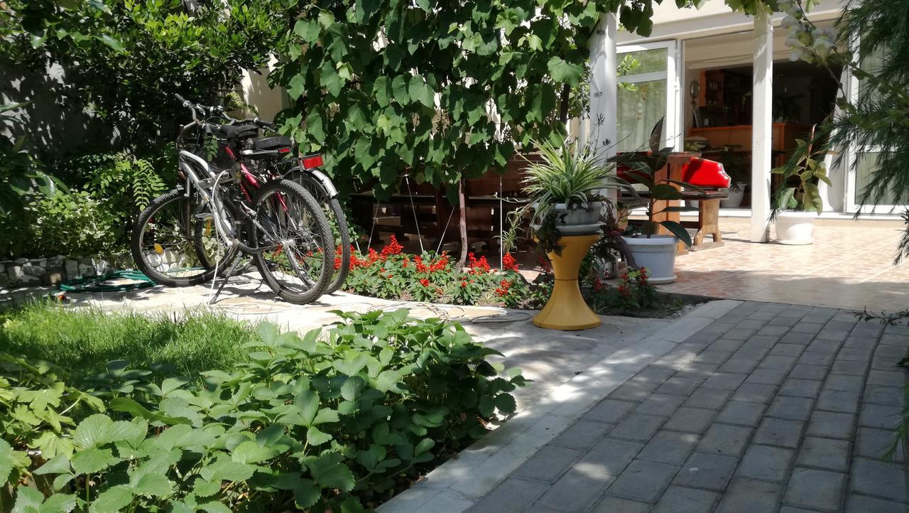 Veda Guest House Поморие Экстерьер фото