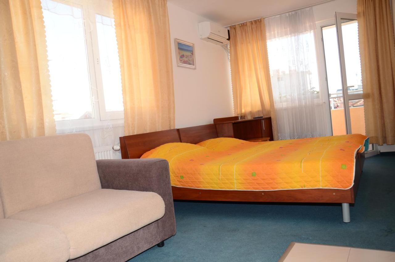 Veda Guest House Поморие Экстерьер фото
