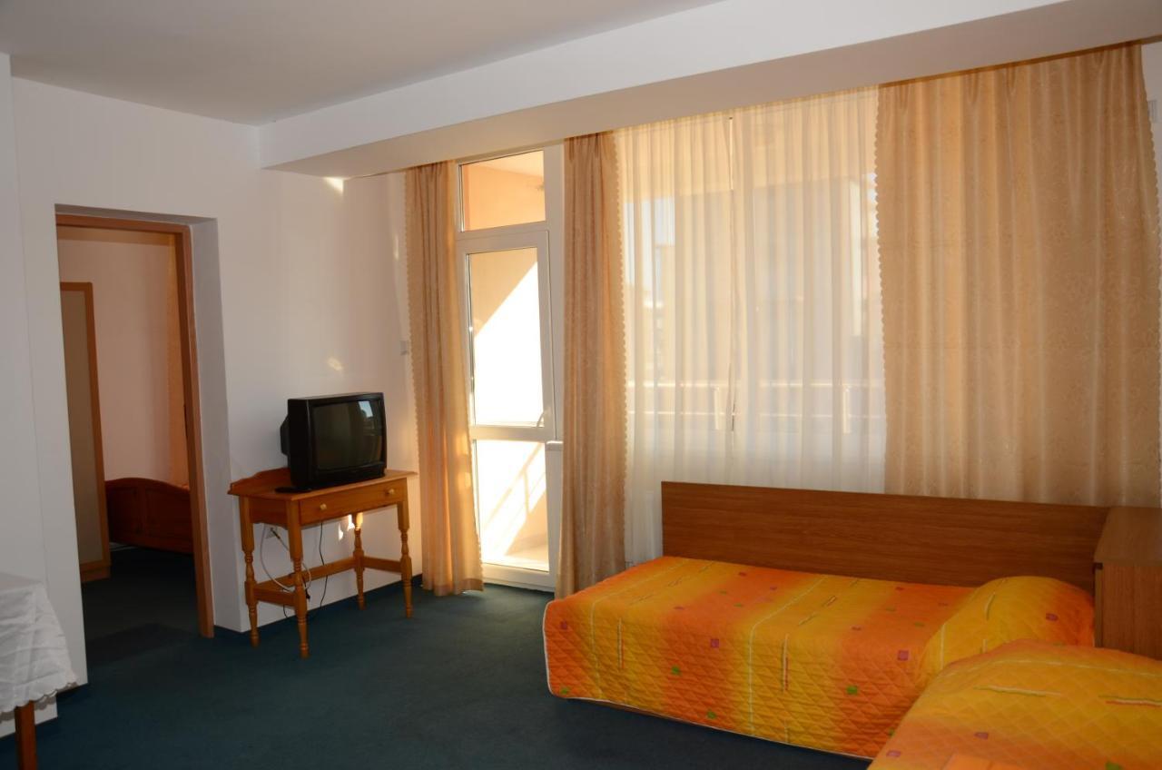 Veda Guest House Поморие Экстерьер фото